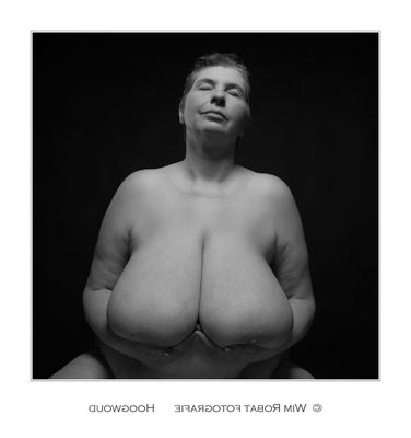 Sandra Huge Tits BBW Mature Model