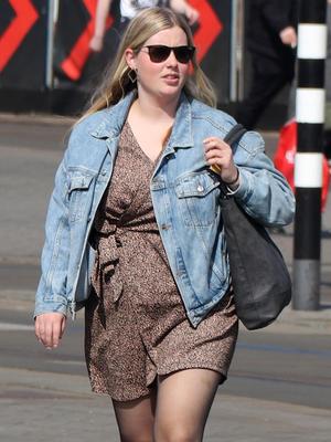 Sexy mollige Frauen (Schönheiten in Röcken BBW)