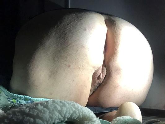 Bbw maman Marie montre sa chatte pour la première fois