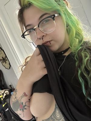 Lyssa Big Butt Big Tits Tattooed Pierced BBWGirl Mixed Hot Shots