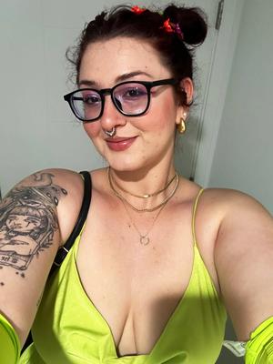 Marie Big Butt Big Tits Curvy Redhead BBW Girl Mixed Hot Shots