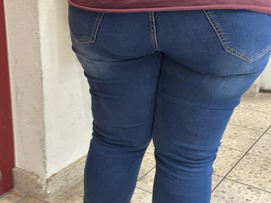 BBW ASS CANDID