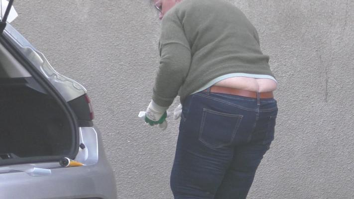 curvy grandma in jeans