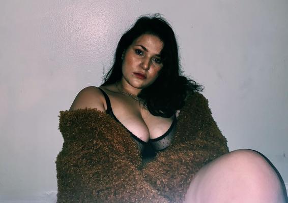 Myra énorme cul gros seins latina bbw brunette girl mixte coups chauds