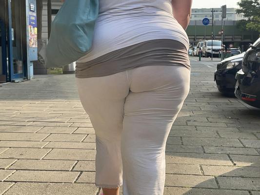 Durch die Hosen sehen (Arsch)