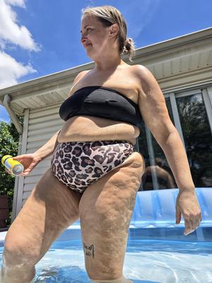 Sexy Bikini Mommy