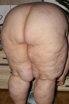 Mega fat KG german SSBBW nude
