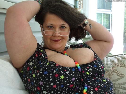 . Cali Clearwater pretty plumper
