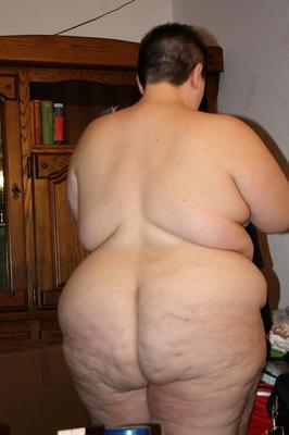 Fette und ziemlich deutsche SSBBW -Hausfrau in Dessous