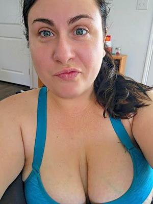 Pawgalert Big Ass Big Tits Жена анальной жены со стеклами смешанным горячим выстрелом