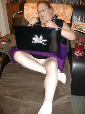 Anyone know her? WA bbw wife 