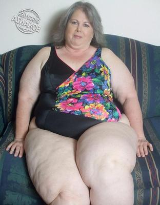 BBW KARISSA THICK THIGH HOT GRANNY