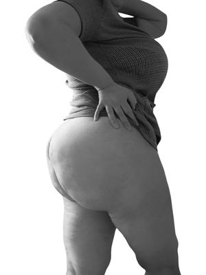 Jolly Wife udders seins exposés