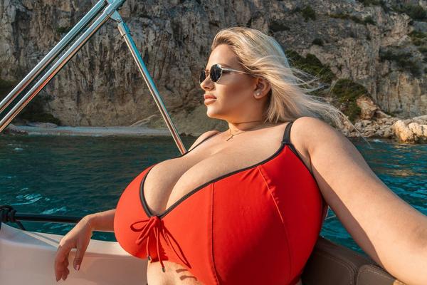 Nina Giant Boobs Big Butt Beauty Blonde Milf Hot Shots Mixed Hot Shots