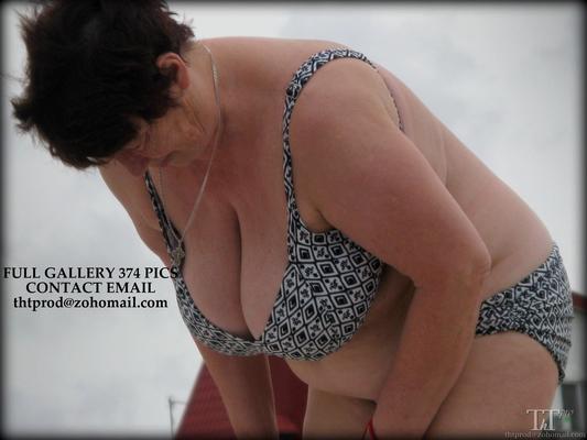Big Titten Fat Ass am Strand