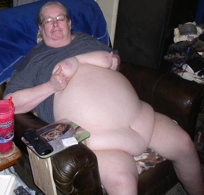 Loira madura grande barriga